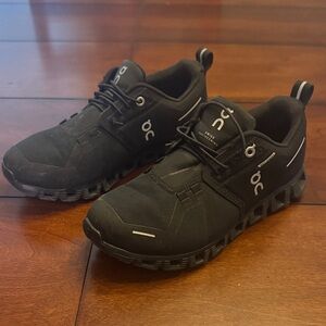 On Running Women’s Black Trail Running Shoes